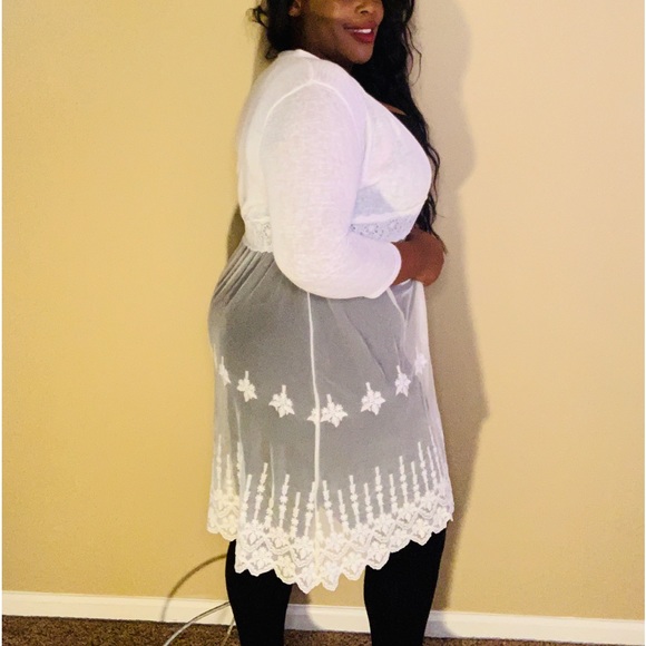 ALMOST FAMOUS WHITE LACE EMBELLISHED CARDIGAN - Picture 5 of 11